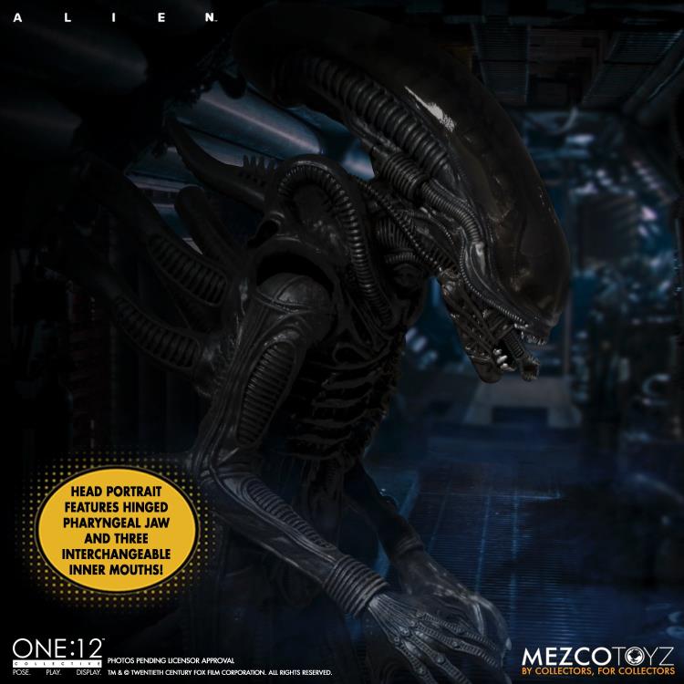 Load image into Gallery viewer, Mezco Toyz - One:12 Alien
