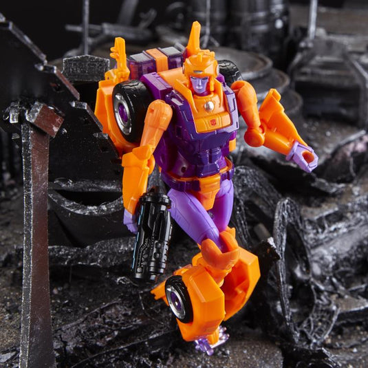 Transformers Generations Selects - Deluxe Lancer (Exclusive)