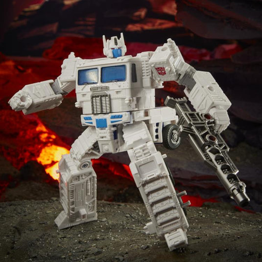 Transformers War for Cybertron: Kingdom - Leader Class Ultra Magnus