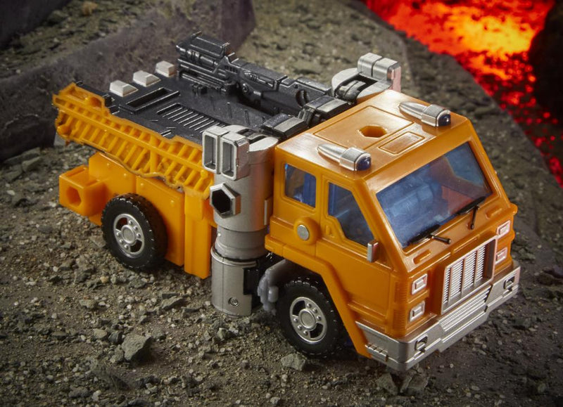 Load image into Gallery viewer, Transformers War for Cybertron: Kingdom - Deluxe Class Huffer
