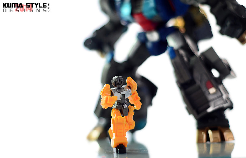 Load image into Gallery viewer, FansProject - Convention Exclusive Lost Exo Realm LER-02 - Cubrar with Driver
