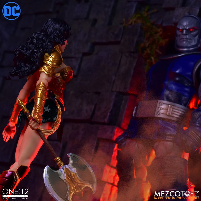 Load image into Gallery viewer, Mezco Toyz - One:12 DC Comics Wonder Woman
