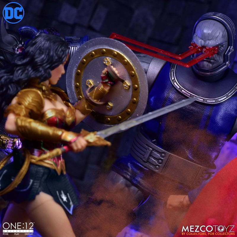 Load image into Gallery viewer, Mezco Toyz - One:12 DC Comics Wonder Woman
