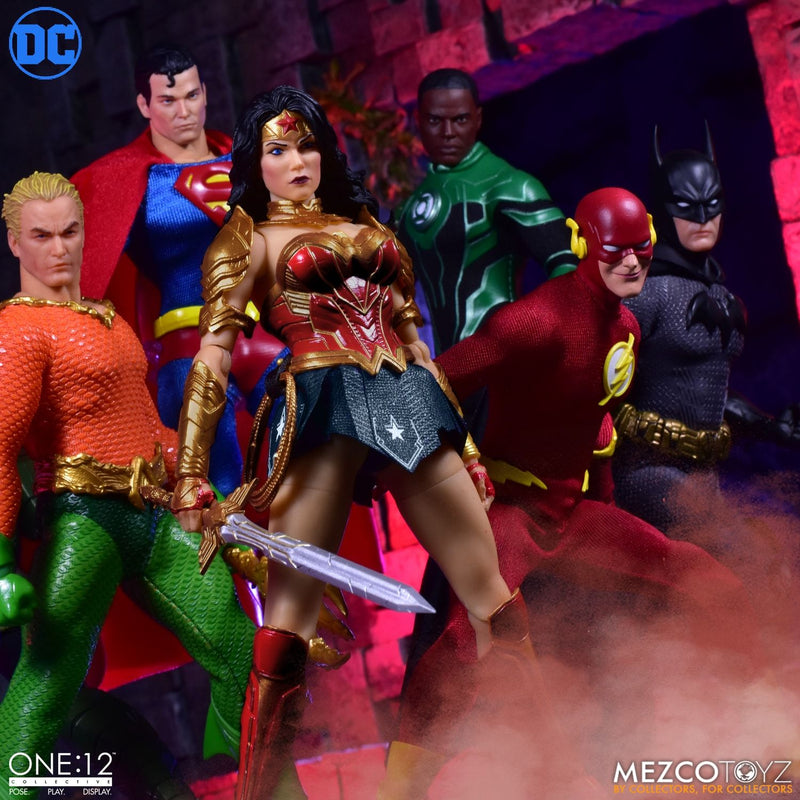 Load image into Gallery viewer, Mezco Toyz - One:12 DC Comics Wonder Woman
