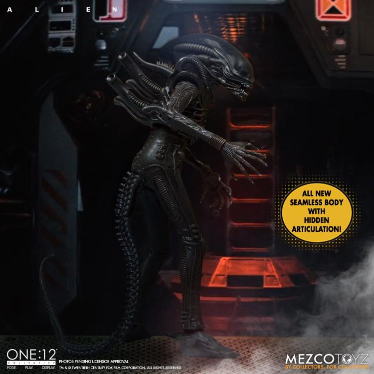 Load image into Gallery viewer, Mezco Toyz - One:12 Alien
