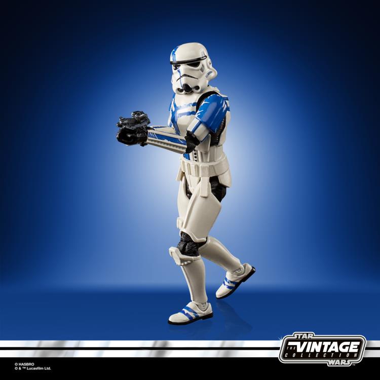 Load image into Gallery viewer, Hasbro - Star Wars: The Vintage Collection: Stormtrooper Commander (The Force Unleashed) 3 3/4-Inch Action Figure
