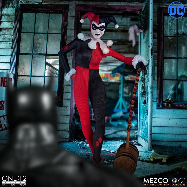 Load image into Gallery viewer, Mezco Toyz - One:12 DC Comics Harley Quinn
