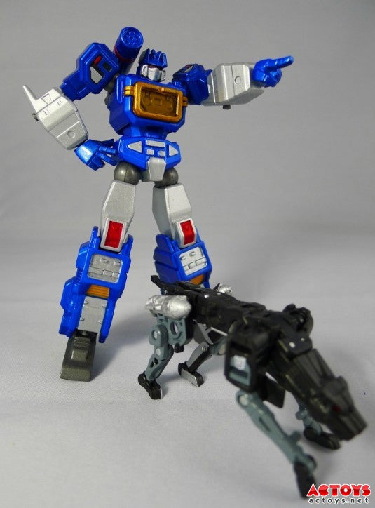 Load image into Gallery viewer, Custom Robots - Revoltech Soundwave
