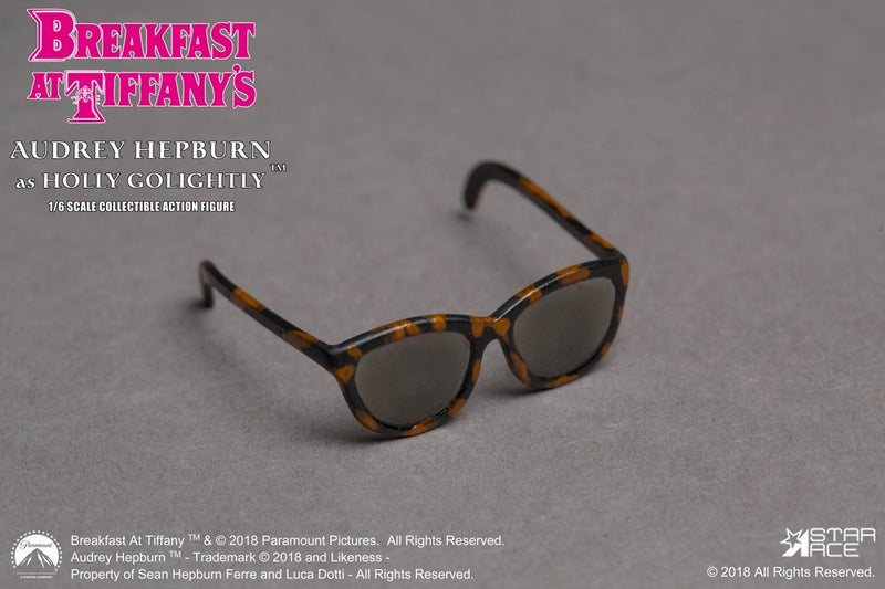 Load image into Gallery viewer, Star Ace - Audrey Hepburn as Holly Golightly
