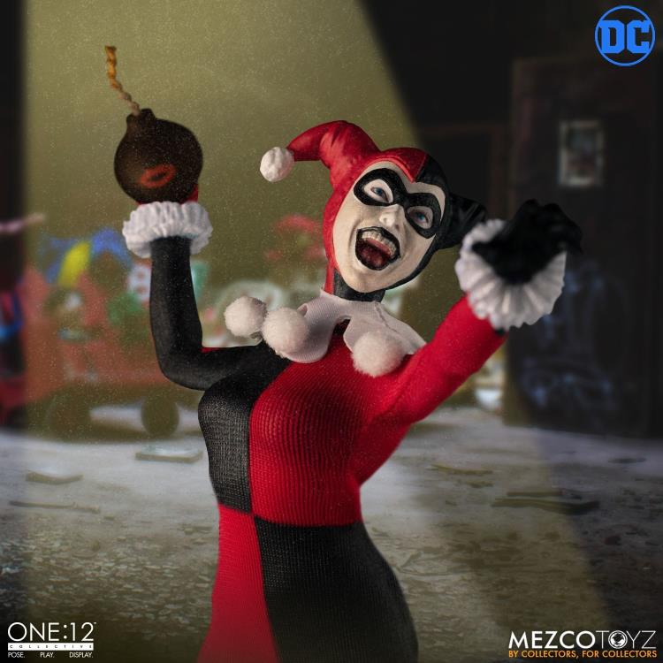 Load image into Gallery viewer, Mezco Toyz - One:12 DC Comics Harley Quinn
