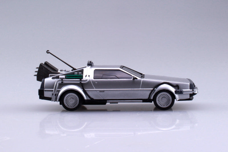 Load image into Gallery viewer, Aoshima - 1/43 Scale Back to the Future Part I: Delorean Pull Back Model Kit
