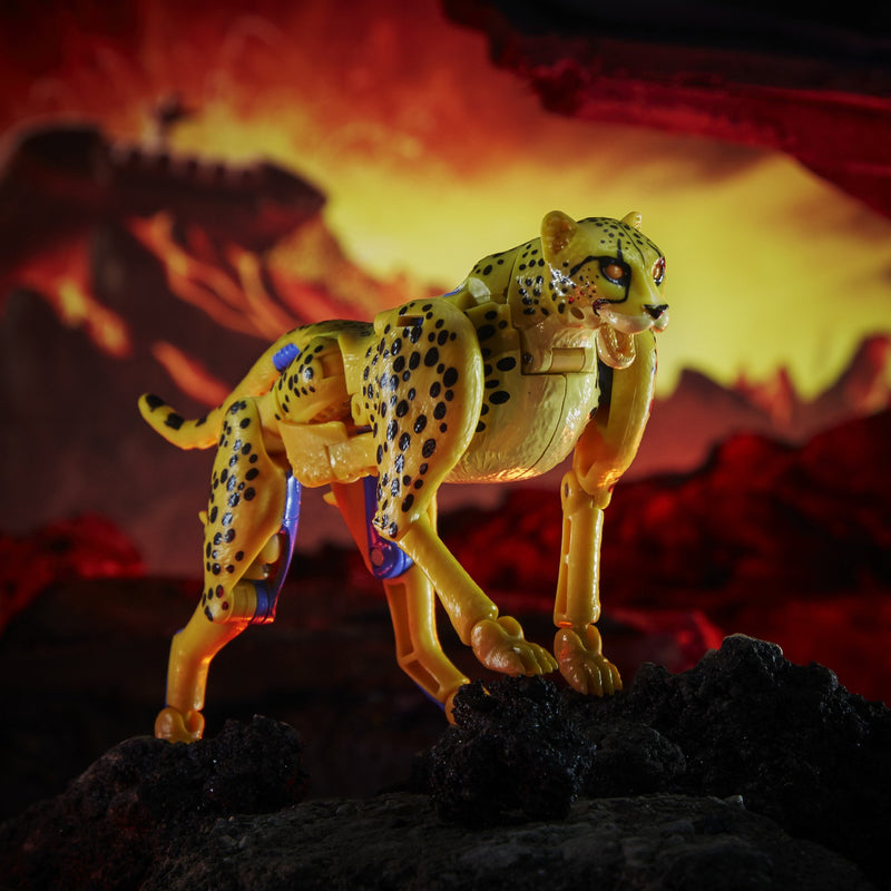 Load image into Gallery viewer, Transformers War for Cybertron: Kingdom - Deluxe Class Cheetor
