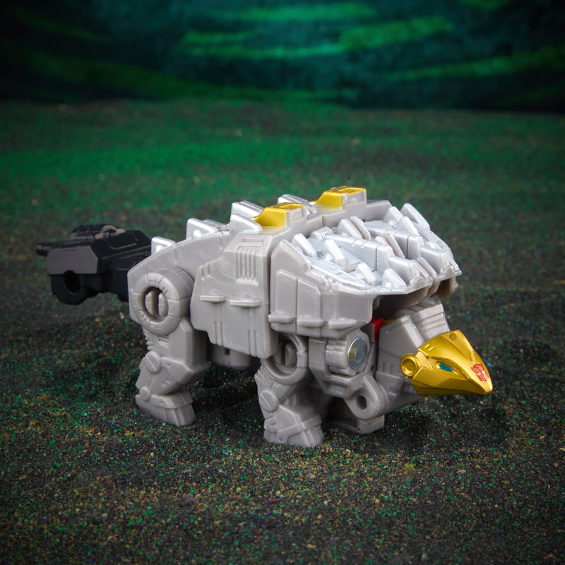Load image into Gallery viewer, Transformers Generations - Legacy Evolution - Core Class Skarr
