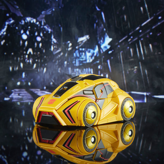 Transformers Generations Studio Series - Gamer Edition Deluxe Bumblebee 01