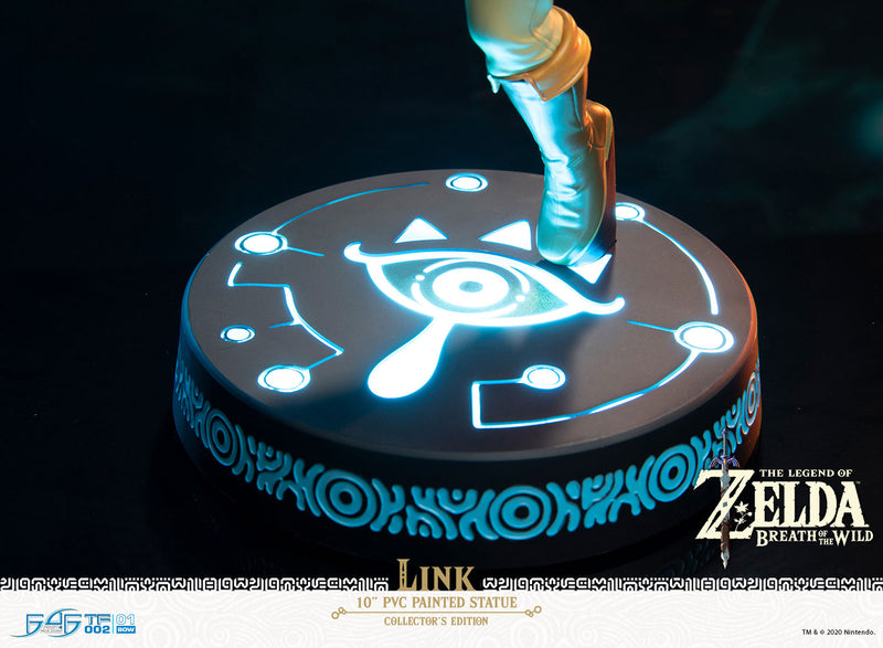 Load image into Gallery viewer, First 4 Figures - Legend of Zelda: Breath of the Wild - Collectors Edition Link Statue
