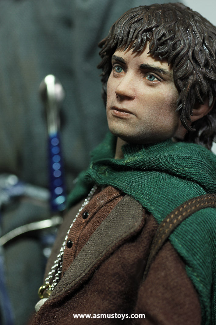 Load image into Gallery viewer, Asmus Toys - Lord of the Rings - Frodo Slim Version
