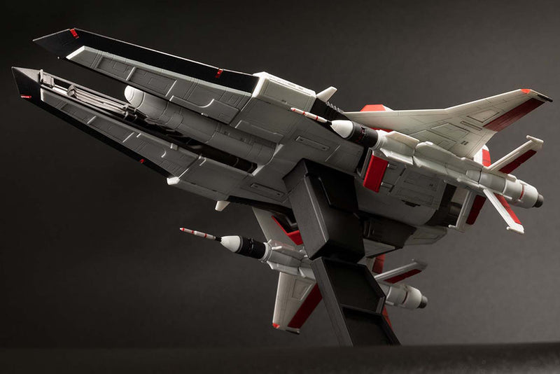 Load image into Gallery viewer, Plum - Gradius V: Vic Viper (Player 2 Colour Version) 1/144 Scale Model Kit
