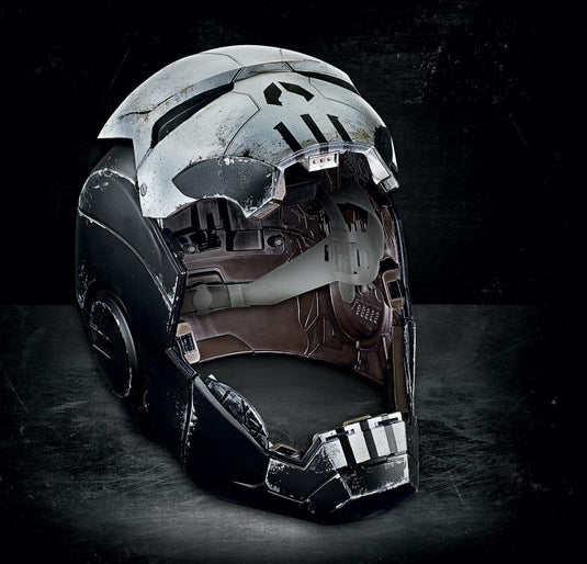 Marvel Legends - Gamerverse - Punisher War Machine Wearable Helmet 1/1 Scale