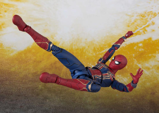 Bandai - S.H.Figuarts - Avengers: Infinity War - Iron Spider & Tamashii Stage