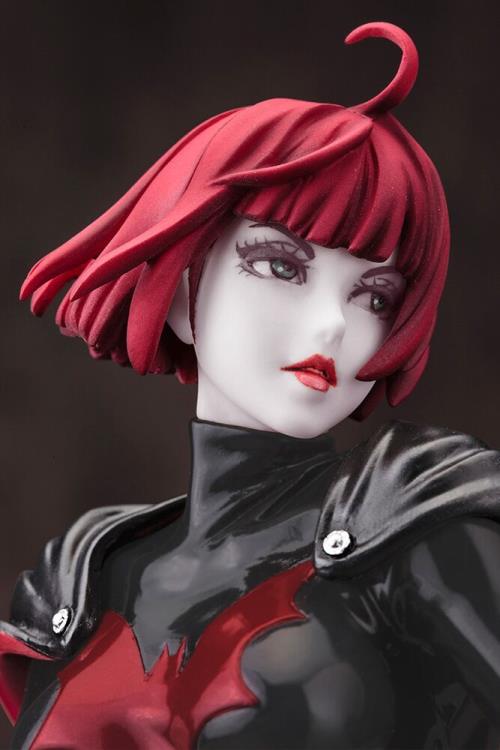 Load image into Gallery viewer, Kotobukiya - DC Comics Bishoujo Statue: Batwoman (2nd Edition)
