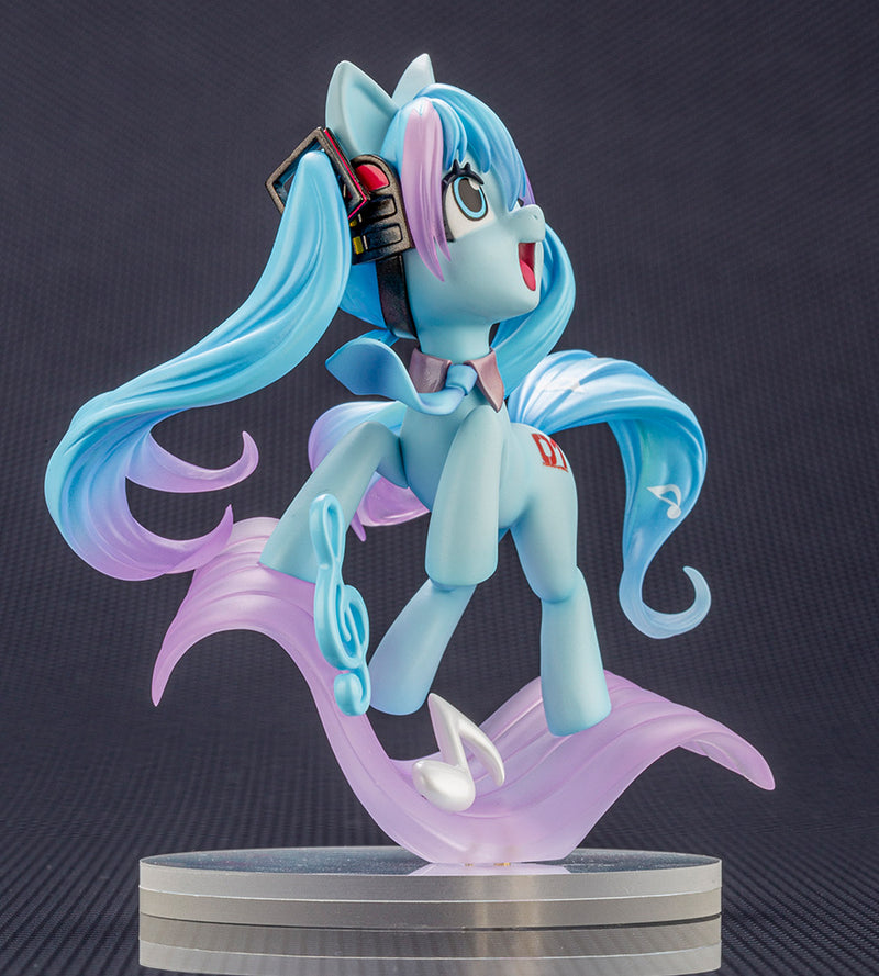 Load image into Gallery viewer, Kotobukiya - Vocaloid Bishoujo Statue: Hatsune Miku (Feat. My Little Pony)
