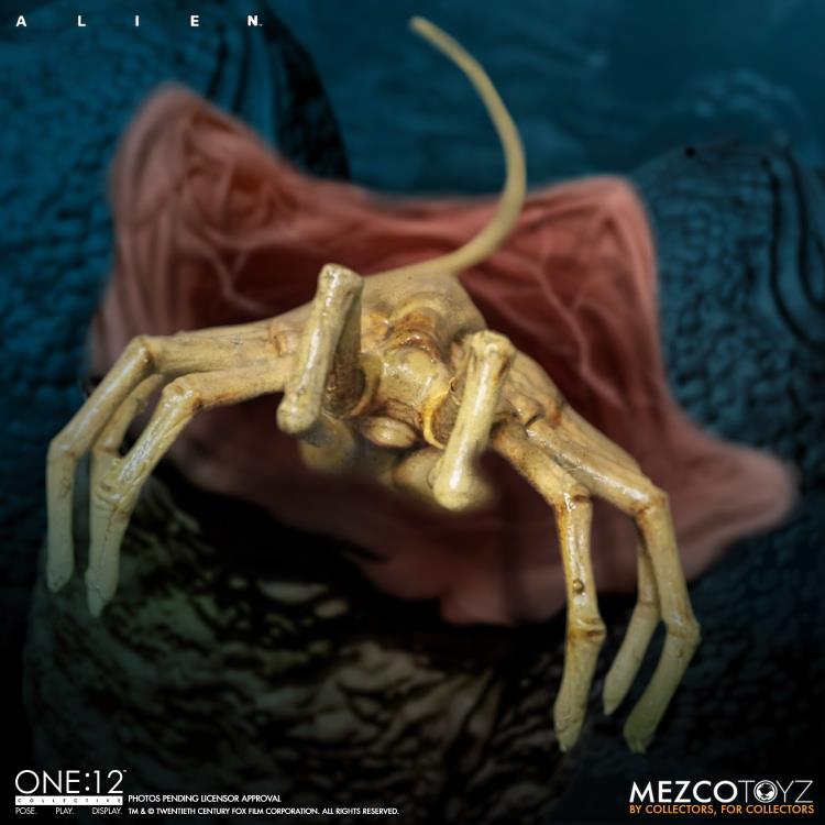 Load image into Gallery viewer, Mezco Toyz - One:12 Alien
