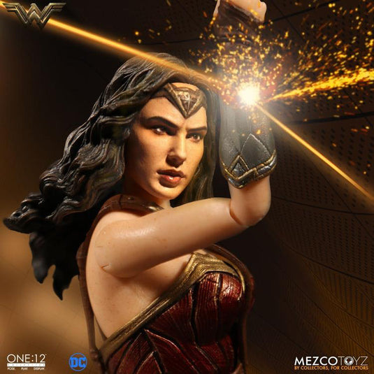 Mezco Toyz - One:12 Wonder Woman Movie Action Figure