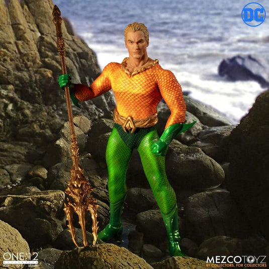 Mezco Toyz - One:12 DC Comics Aquaman Action Figure