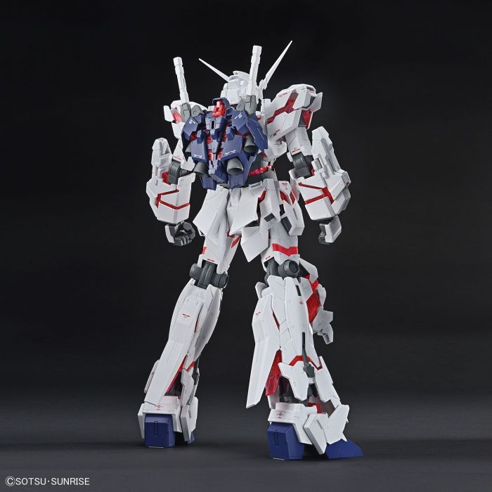 Load image into Gallery viewer, Mega Size 1/48 - Unicorn Gundam (Destroy Mode)
