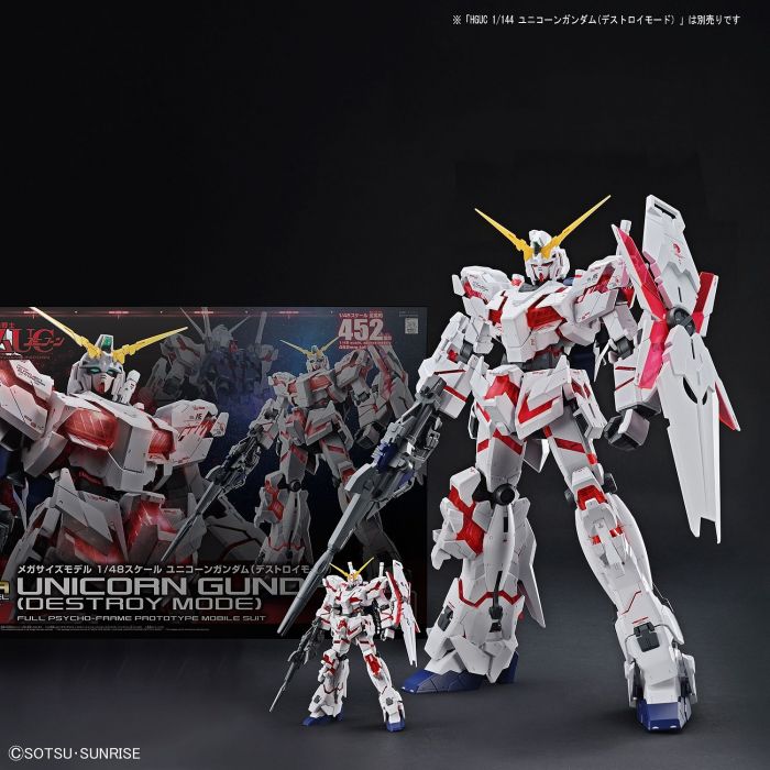 Load image into Gallery viewer, Mega Size 1/48 - Unicorn Gundam (Destroy Mode)
