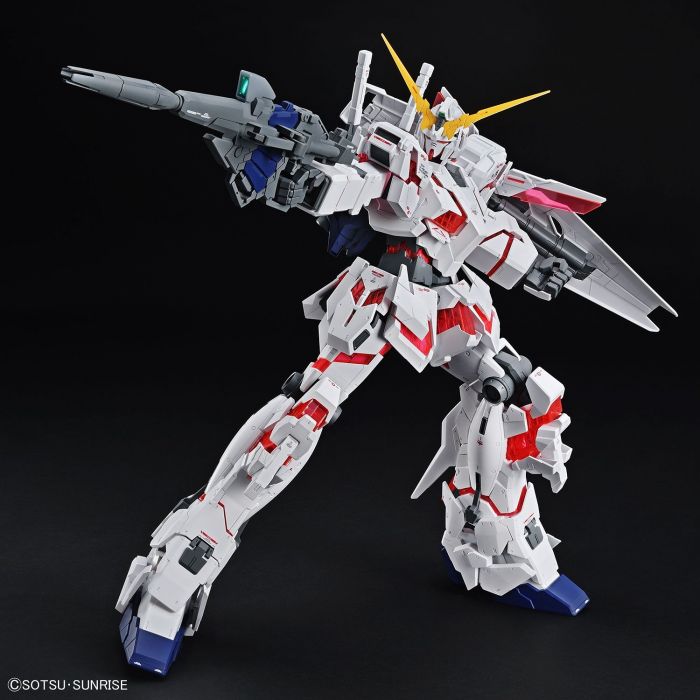 Load image into Gallery viewer, Mega Size 1/48 - Unicorn Gundam (Destroy Mode)
