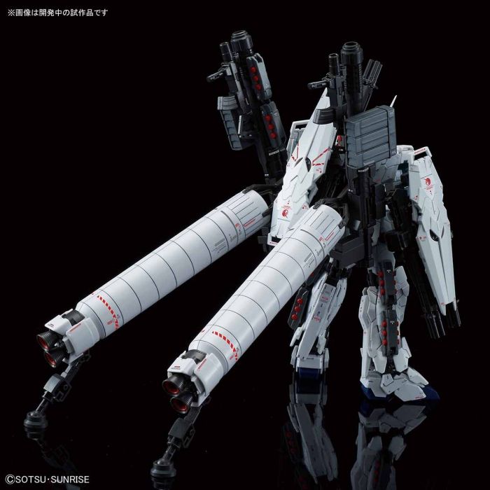 Load image into Gallery viewer, Real Grade 1/144 - RG-30 Full Armor Unicorn Gundam
