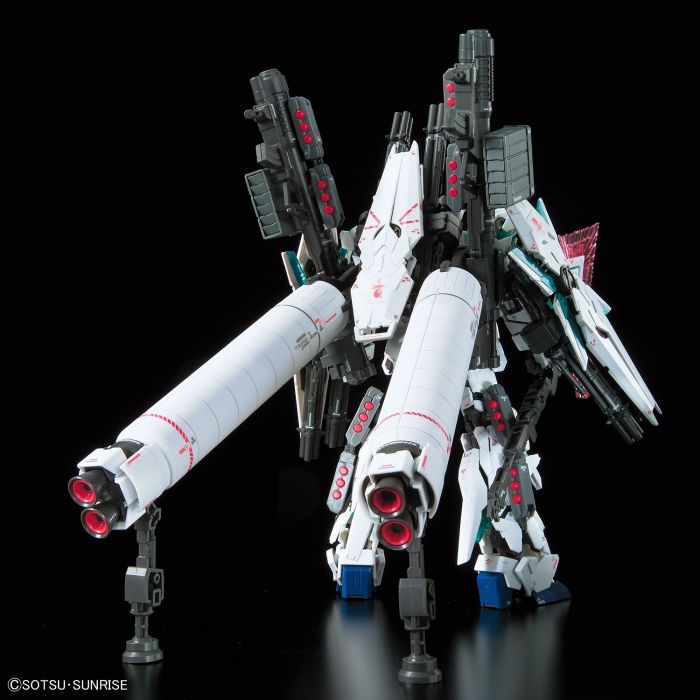 Load image into Gallery viewer, Real Grade 1/144 - RG-30 Full Armor Unicorn Gundam
