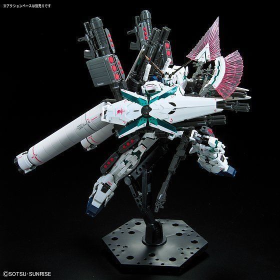 Load image into Gallery viewer, Real Grade 1/144 - RG-30 Full Armor Unicorn Gundam
