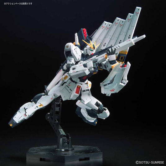 Real Grade 1/144 - RG-32 RX-93 Nu Gundam