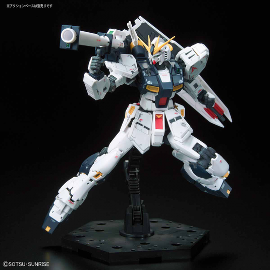 Real Grade 1/144 - RG-32 RX-93 Nu Gundam