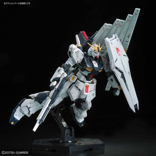 Real Grade 1/144 - RG-32 RX-93 Nu Gundam