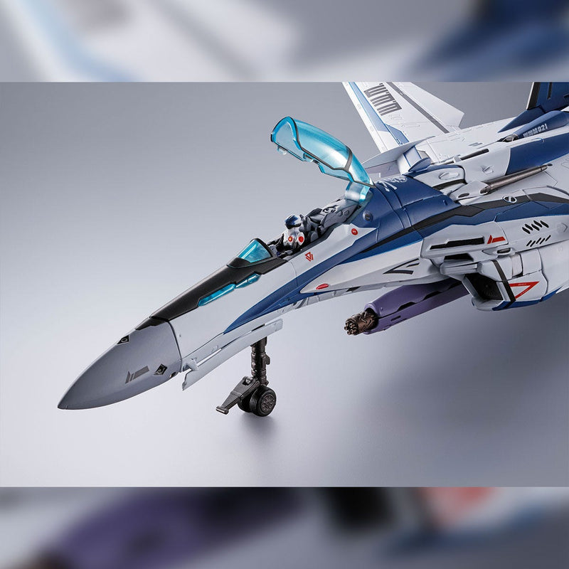 Load image into Gallery viewer, Bandai - Macross Frontier DX Chogokin: VF-25 Messiah Valkyrie (Worldwide Anniversary Version)
