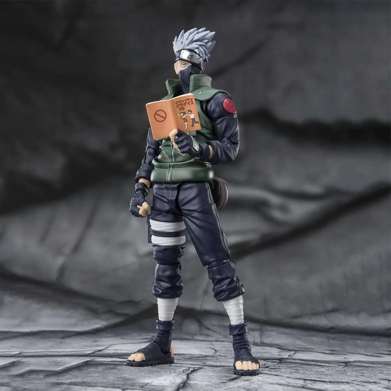 Load image into Gallery viewer, Bandai - S.H.Figuarts - Naruto Shippuden: Kakashi Hatake (The Famed Sharingan Hero)
