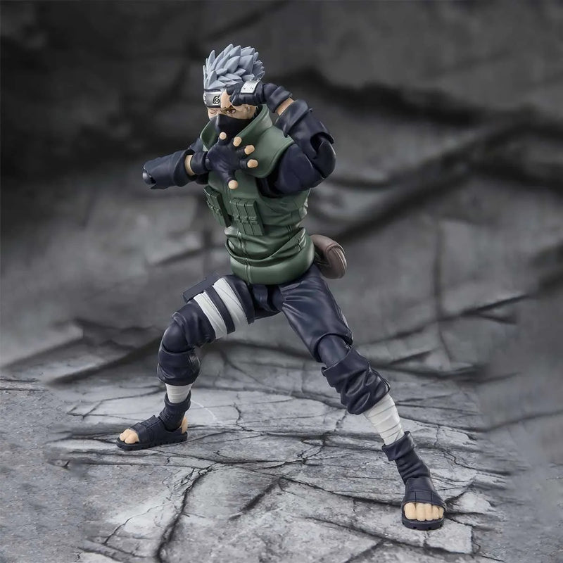 Load image into Gallery viewer, Bandai - S.H.Figuarts - Naruto Shippuden: Kakashi Hatake (The Famed Sharingan Hero)
