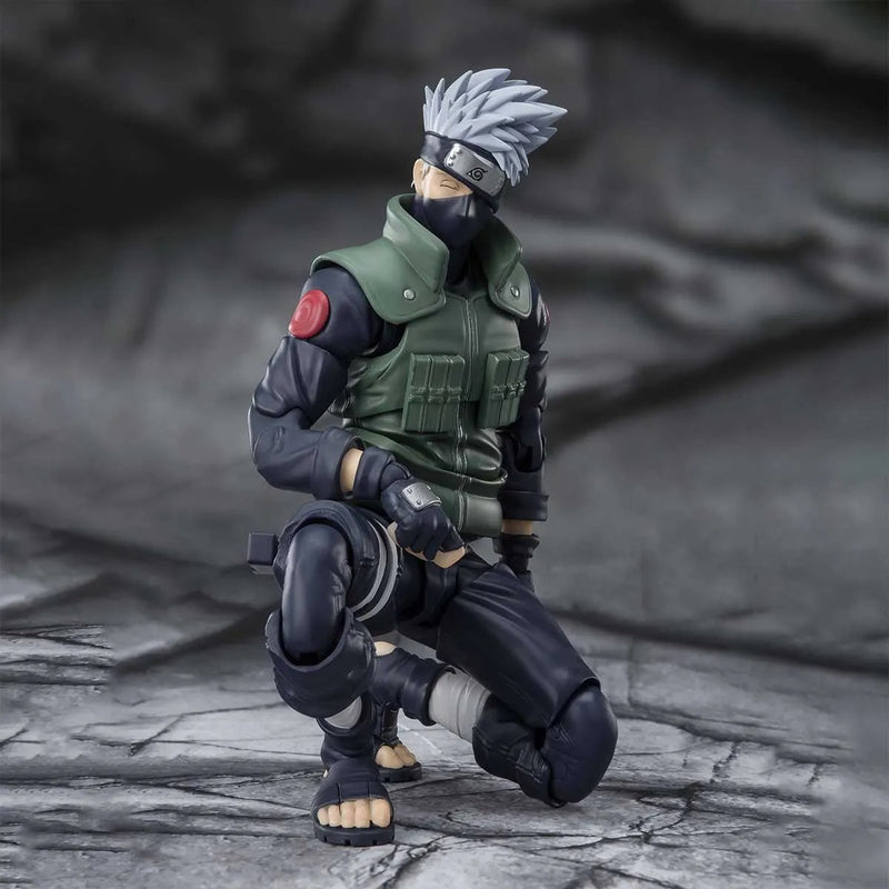Load image into Gallery viewer, Bandai - S.H.Figuarts - Naruto Shippuden: Kakashi Hatake (The Famed Sharingan Hero)
