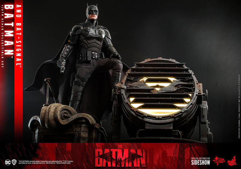 Load image into Gallery viewer, Hot Toys - The Batman: Batman and Bat-Signal Set
