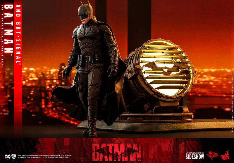 Load image into Gallery viewer, Hot Toys - The Batman: Batman and Bat-Signal Set
