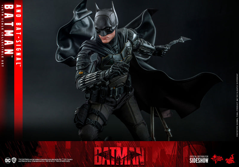 Load image into Gallery viewer, Hot Toys - The Batman: Batman and Bat-Signal Set
