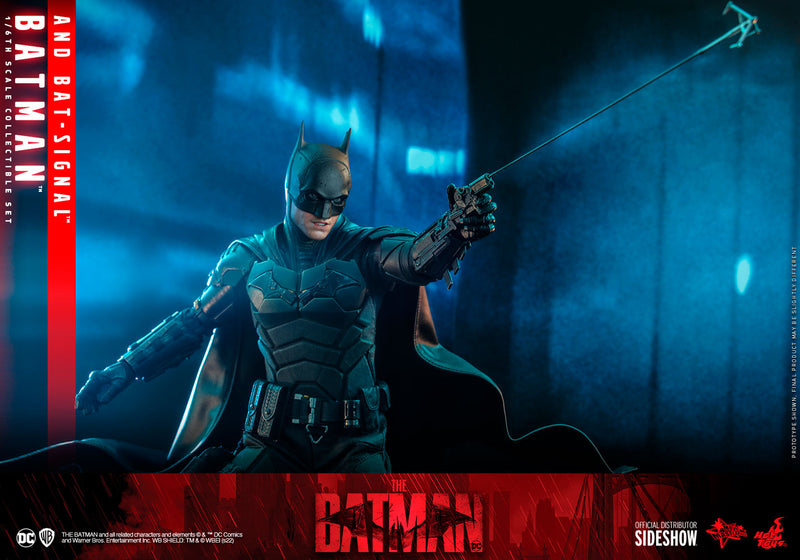 Load image into Gallery viewer, Hot Toys - The Batman: Batman and Bat-Signal Set
