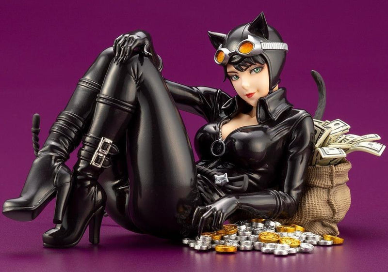 Load image into Gallery viewer, Kotobukiya - DC Comics Bishoujo Statue: Catwoman Returns
