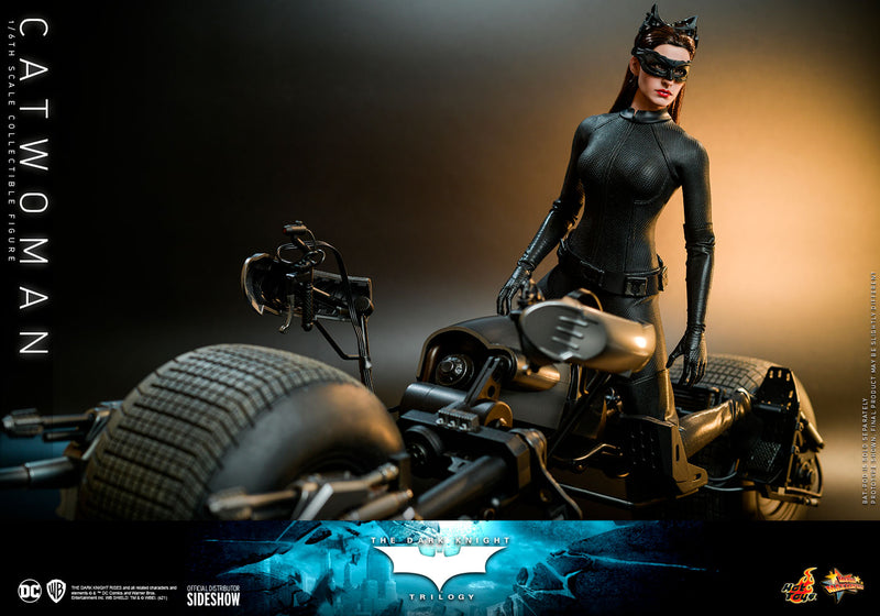 Load image into Gallery viewer, Hot Toys - The Dark Knight - Catwoman
