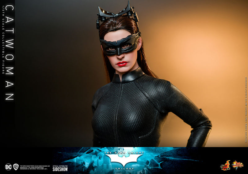 Load image into Gallery viewer, Hot Toys - The Dark Knight - Catwoman
