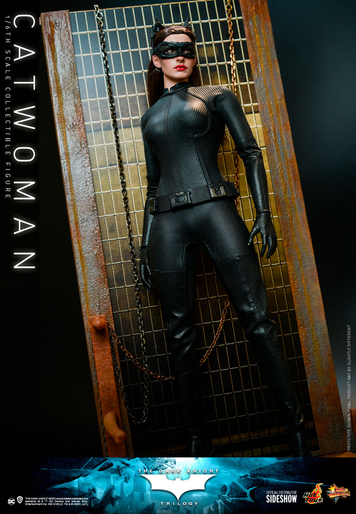 Load image into Gallery viewer, Hot Toys - The Dark Knight - Catwoman

