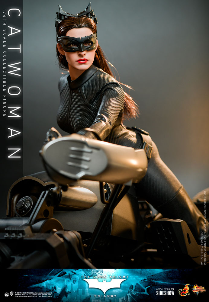 Load image into Gallery viewer, Hot Toys - The Dark Knight - Catwoman
